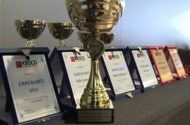 01FA3F1F-5093-47A7-88B4-365DF6D16F65